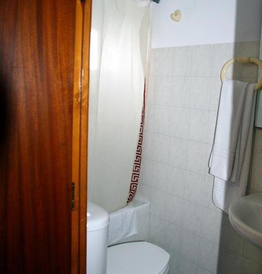 غرفة قياسية, Hostal Asturias