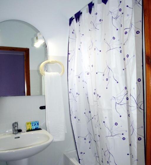 غرفة قياسية, Hostal Asturias