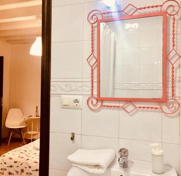 Camera Standard, Pensión La Cantarera