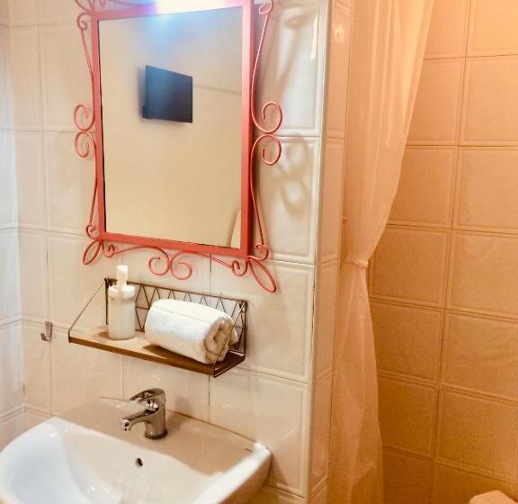 Camera Standard, Pensión La Cantarera