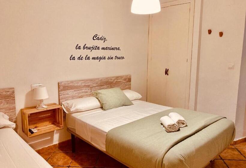 Camera Standard, Pensión La Cantarera