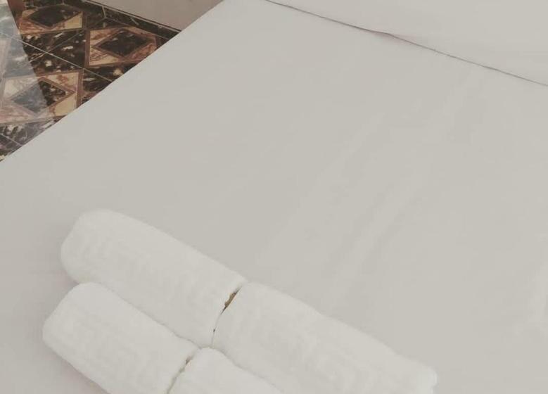 スタンダードルーム, Hostal Jaufil