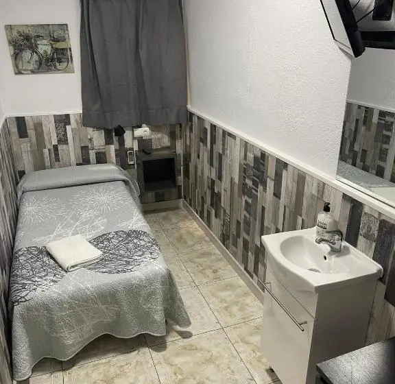 バスルーム共有のシングルスタンダード, Hostal Restaurante Avenida De Madrid