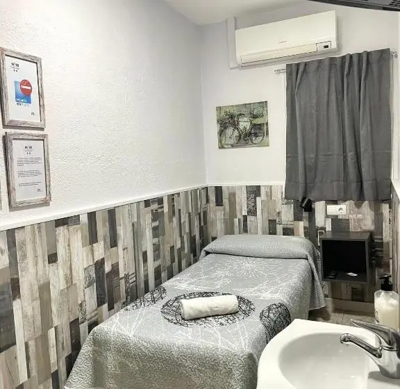 バスルーム共有のシングルスタンダード, Hostal Restaurante Avenida De Madrid