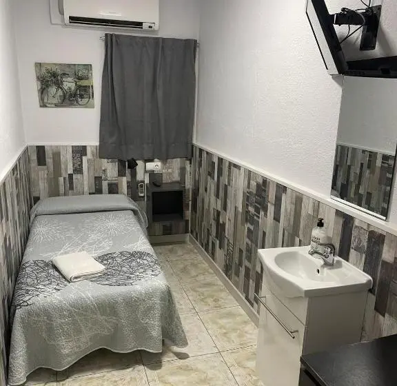 バスルーム共有のシングルスタンダード, Hostal Restaurante Avenida De Madrid
