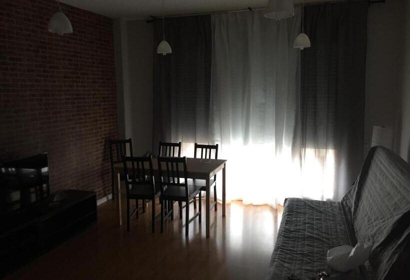 Апартаменты 2 Спальни, Hostal Restaurante Avenida De Madrid