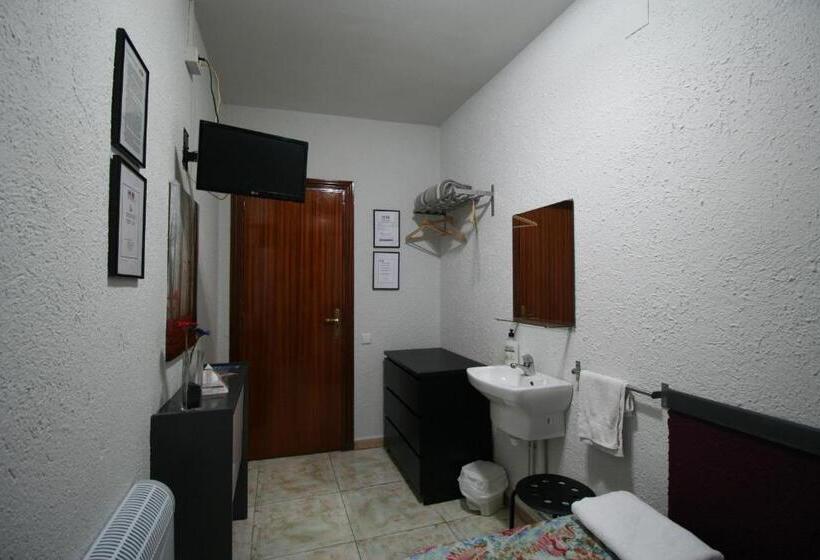 اتاق استاندارد یک تخته با سرویس بهداشتی مشترک, Hostal Restaurante Avenida De Madrid