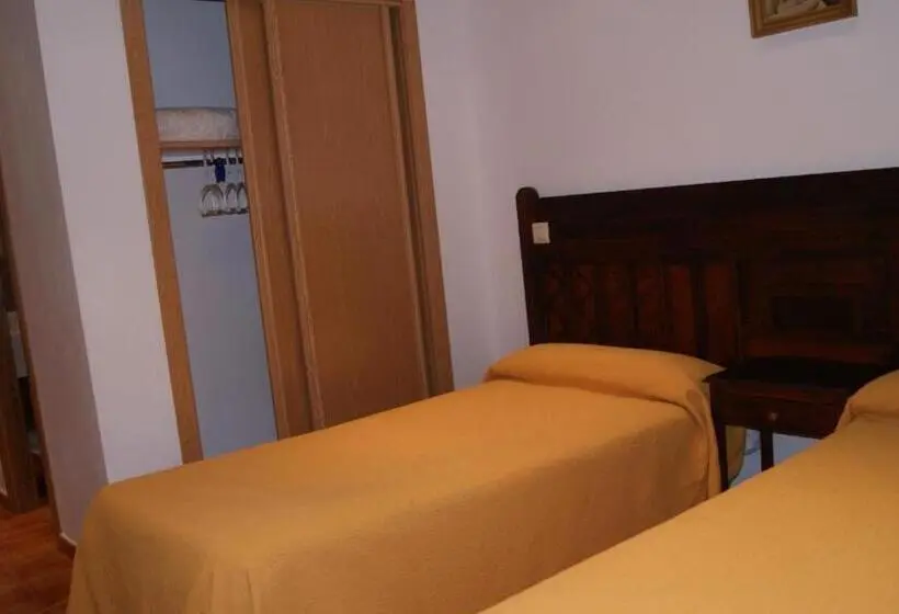 Standardrum, Hostal Restaurante Bustos