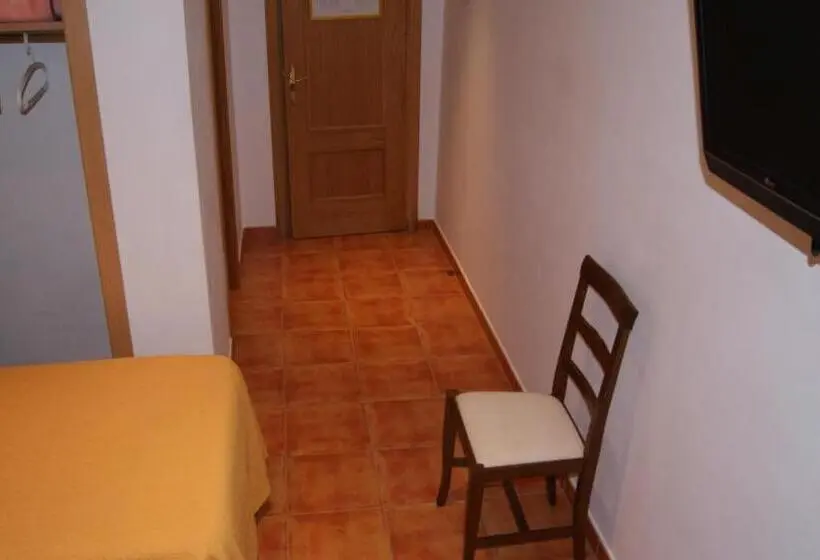 Standardrum, Hostal Restaurante Bustos