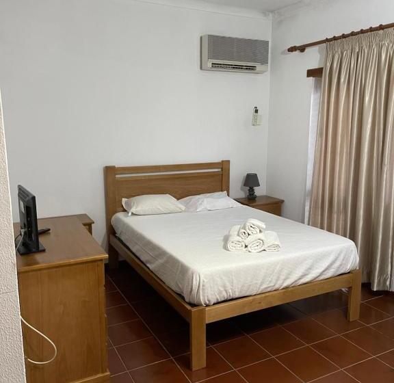 Четырехместный Номер Стандарт, Kualquer Koisa