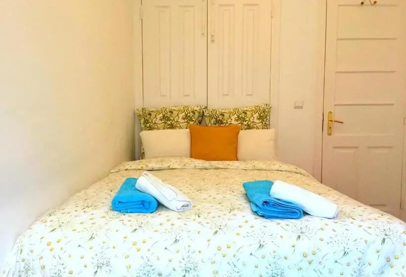 اتاق استاندارد با سرویس بهداشتی مشترک, Lisbonera Guest House