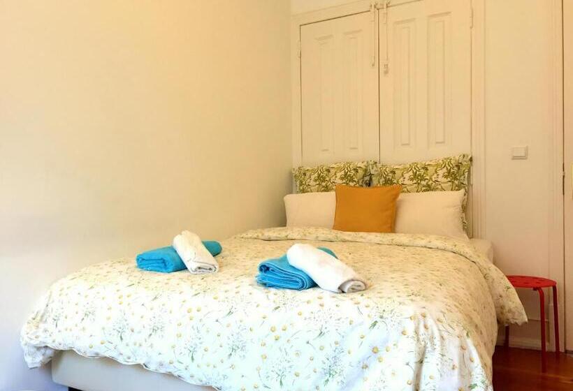 اتاق استاندارد با سرویس بهداشتی مشترک, Lisbonera Guest House