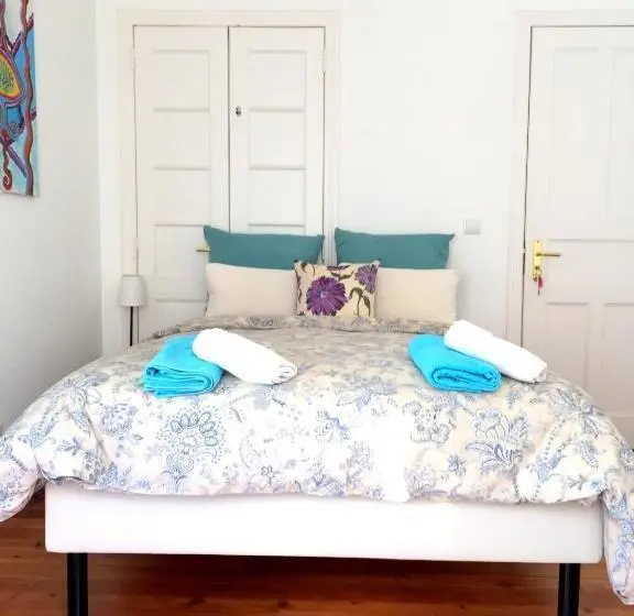 اتاق استاندارد با سرویس بهداشتی مشترک, Lisbonera Guest House