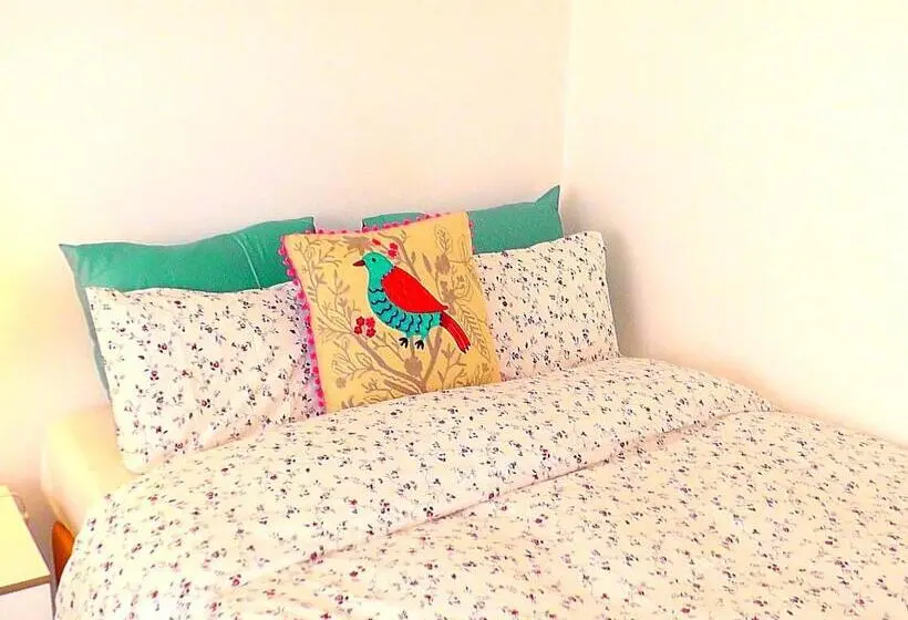 اتاق استاندارد سه تخته با سرویس بهداشتی مشترک, Lisbonera Guest House