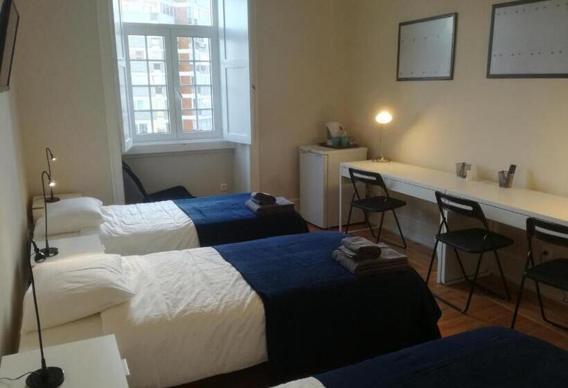 Cameră Triplă Standard cu Baie Comună, Lxroller Premium Guesthouse