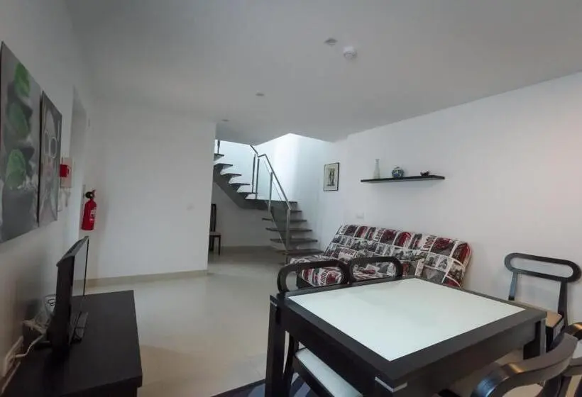 Apartament 2 Dormitoare, Peralux