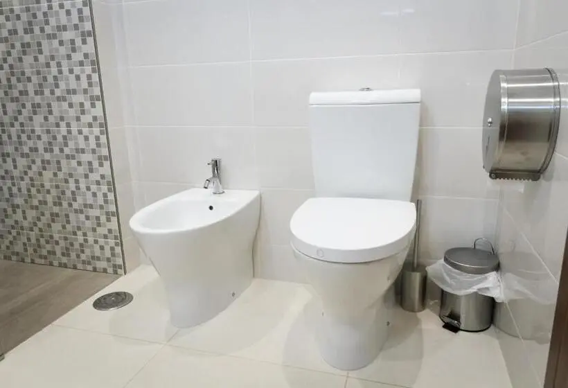 Apartament 3 Dormitoare, Peralux