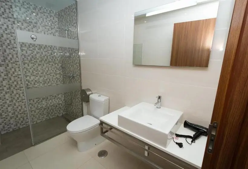 Apartament 3 Dormitoare, Peralux