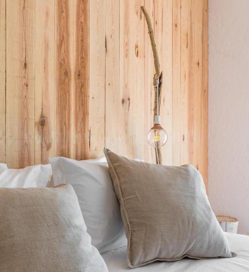 Номер Deluxe с Балконом, Utopia