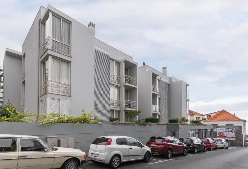 דירת חדר בקומת קרקע, Achada I By An Island Apart