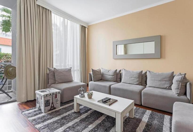 דירת חדר בקומת קרקע, Achada I By An Island Apart