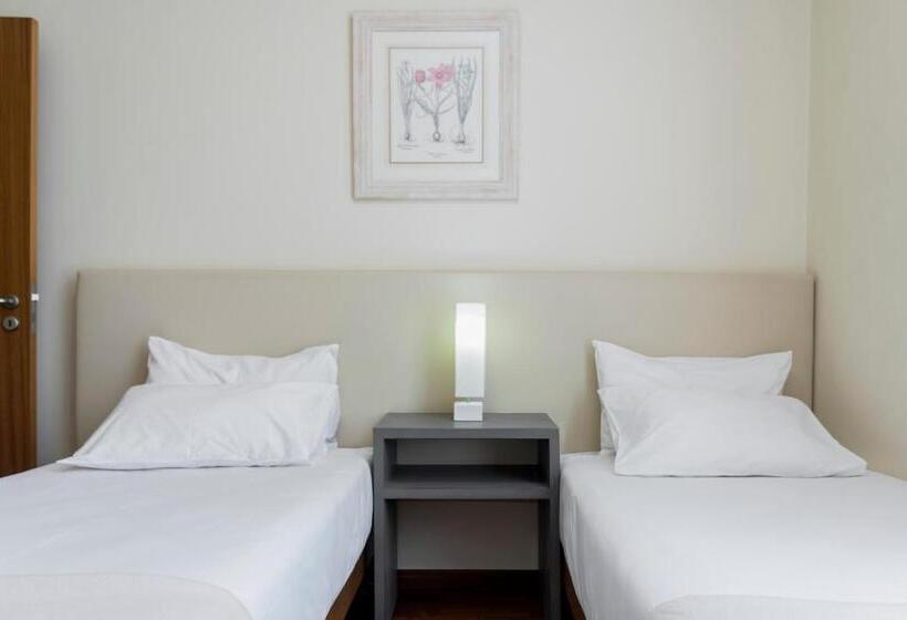 דירת חדר בקומת קרקע, Achada I By An Island Apart