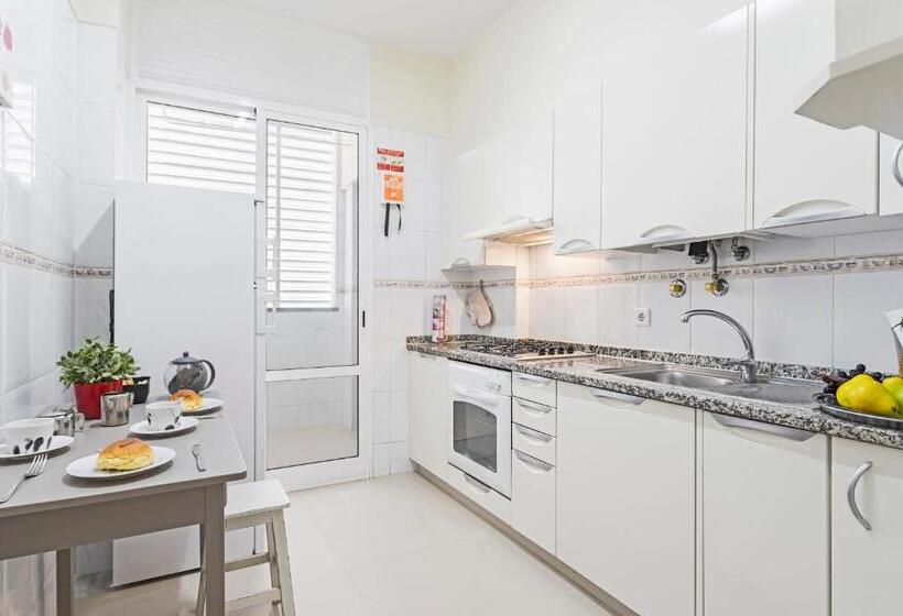 דירת חדר בקומת קרקע, Achada I By An Island Apart