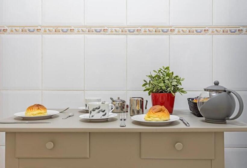 דירת חדר בקומת קרקע, Achada I By An Island Apart