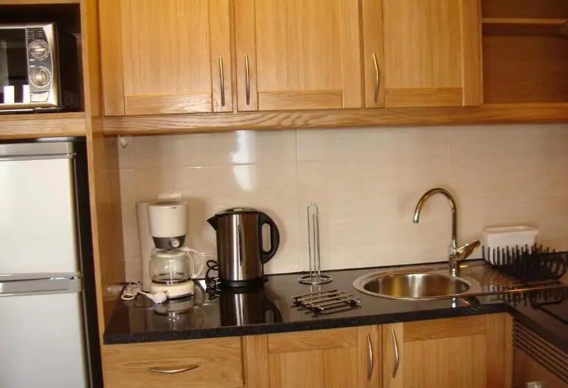 Huoneisto 1 Makuuhuone Merinäkymä, Apartamentos Kósmos