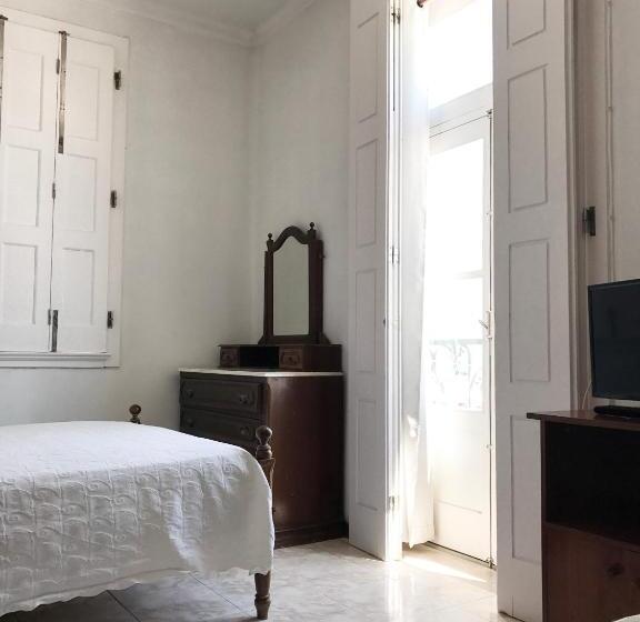 Семейный Номер, Alojamento Baixa Mar