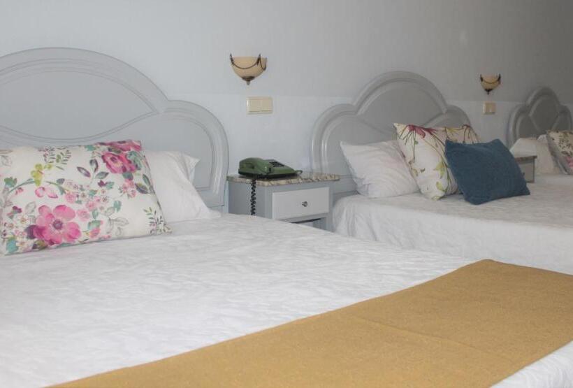 Номер Стандарт Трехместный, Residencial Clássico