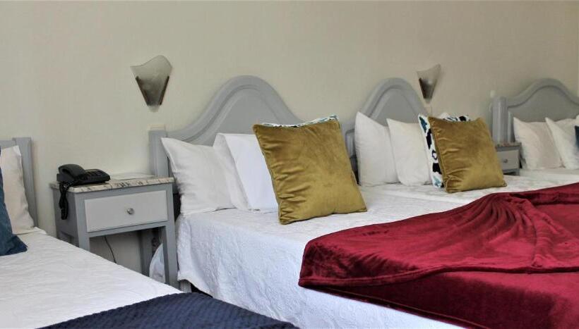 Четырехместный Номер Стандарт, Residencial Clássico