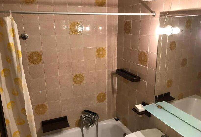 شقة غرفة واحدة, Gran Baita