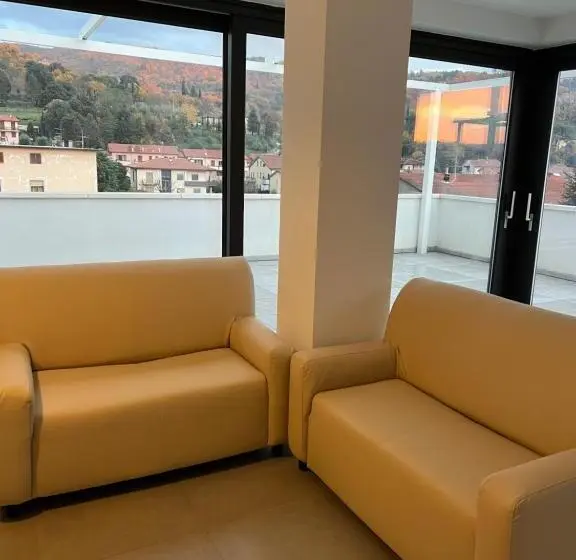 １ベッドルームペントハウスアパート, Donati Business Rooms
