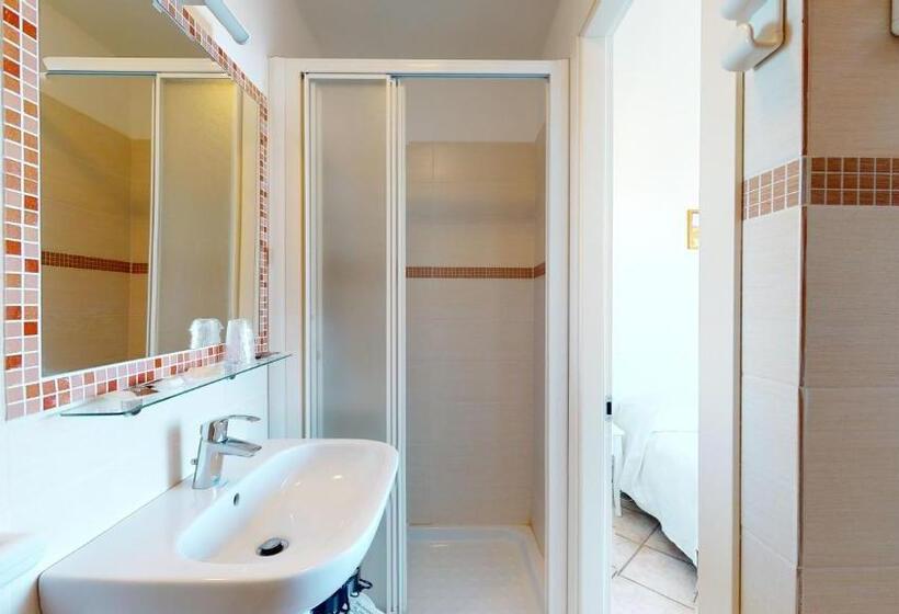 Standard room with outdoor bath, B&b La Canonica – Svegliarsi A Verezzi