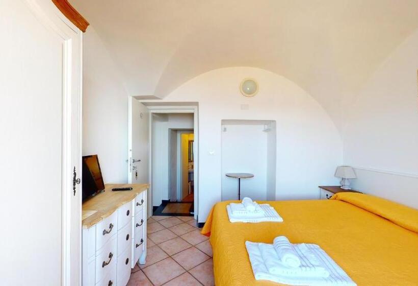 Standard room with outdoor bath, B&b La Canonica – Svegliarsi A Verezzi