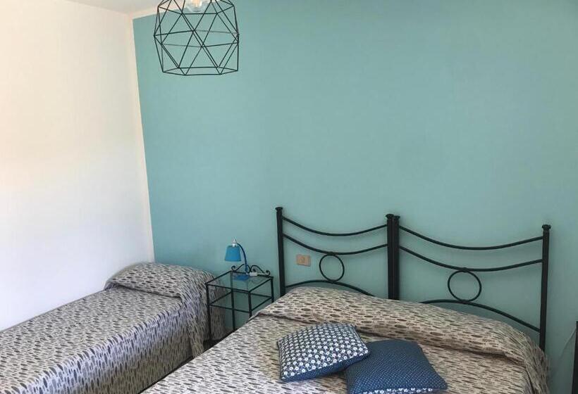 Habitació Triple Estàndard, Agriturismo Santa Lucia