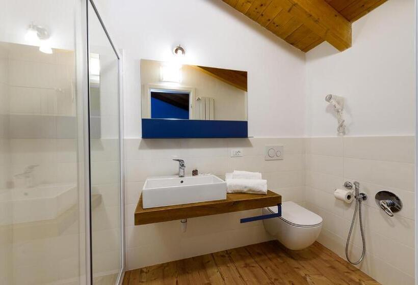 اتاق سوپریور, Le Stanze Del Trenino Rosso