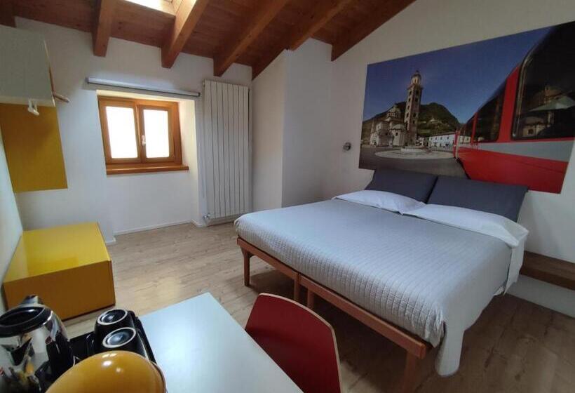 اتاق لوکس خانوادگی, Le Stanze Del Trenino Rosso