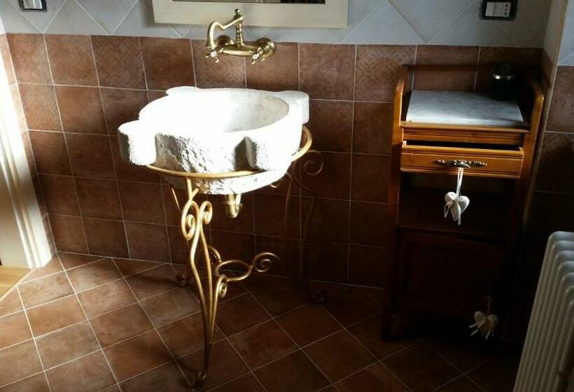 Standard Szoba, Mater Terra