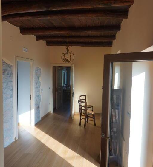 Standard Szoba, Mater Terra