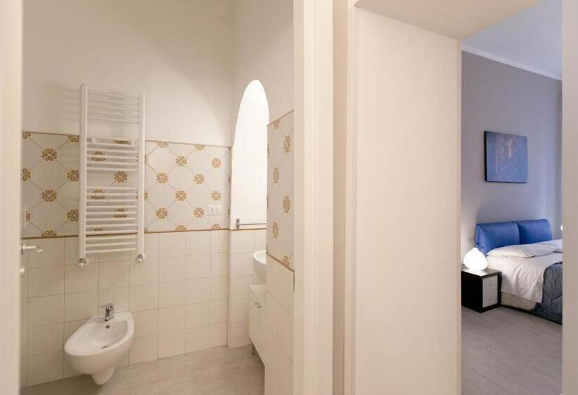 デラックストリプルルーム, Borooms