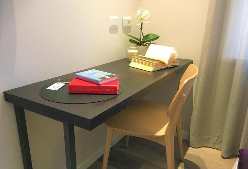 اتاق استاندارد یک نفره, La Bella Modena