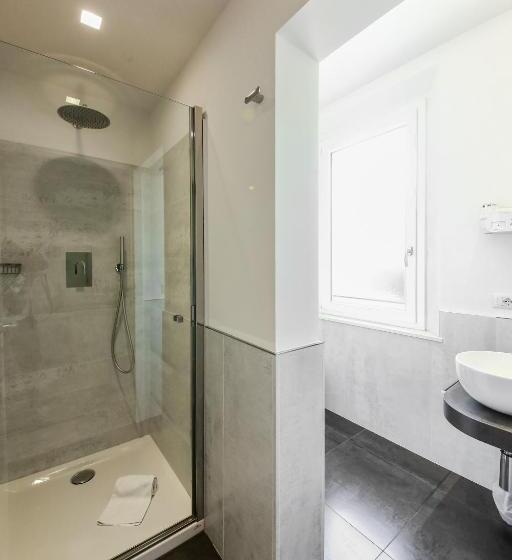 اتاق استاندارد یک نفره, La Bella Modena