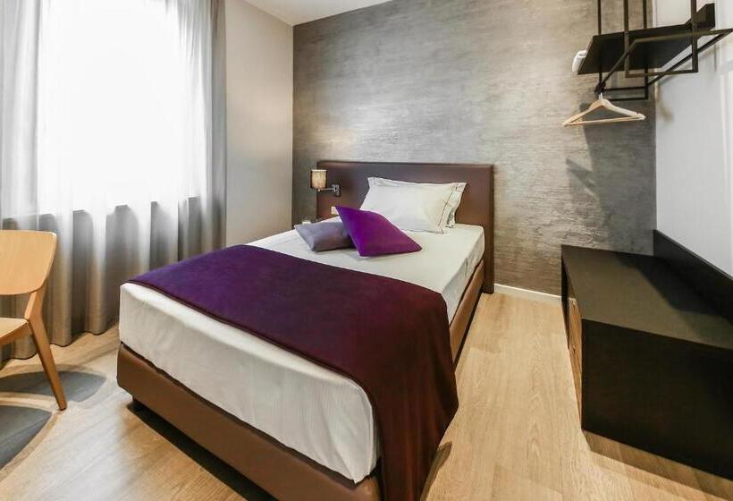 اتاق استاندارد یک نفره, La Bella Modena