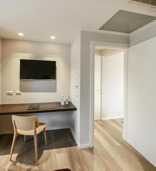 سوییت, La Bella Modena