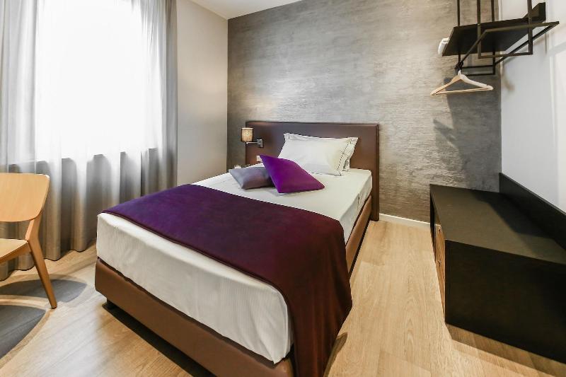 اتاق استاندارد یک نفره, La Bella Modena