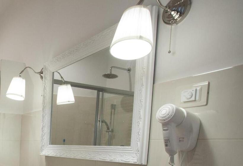 Полулюкс, Magnifica Luxury Suites