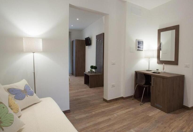 バルコニー付きジュニアスイート, Magnifica Luxury Suites