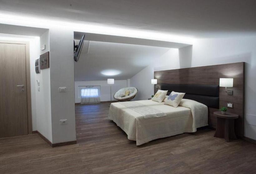 Полулюкс, Magnifica Luxury Suites